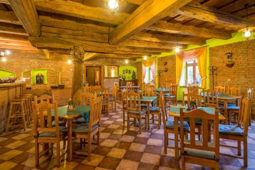 Hostal Hotel Penzion Tr�mky