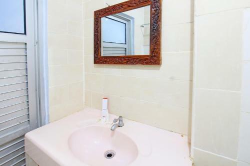 Oyo 91516 Wisata Hotel