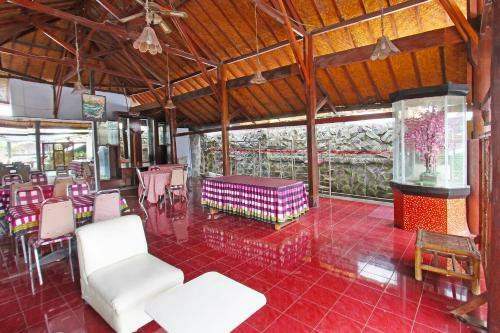 Oyo 91516 Wisata Hotel