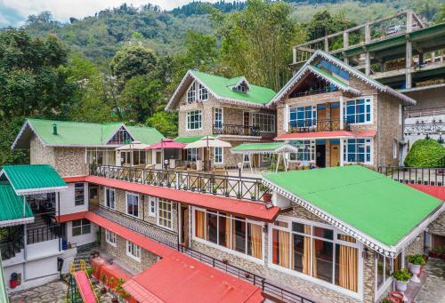 Hotel Udaan Alpine Resort