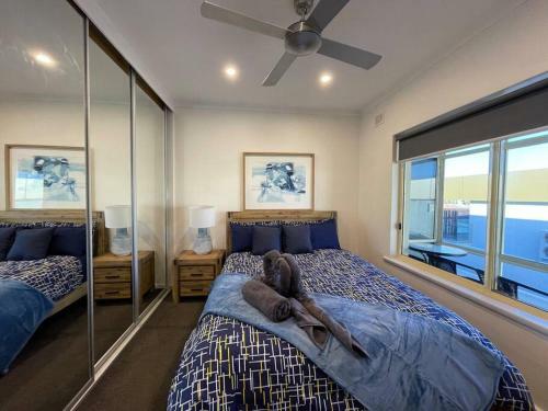 Beach Apartment 10/22 Esplanade Sea-views