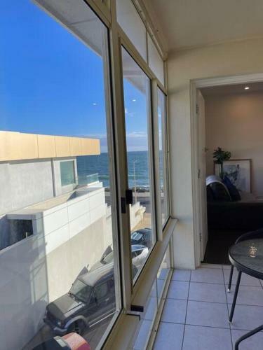 Beach Apartment 10/22 Esplanade Sea-views