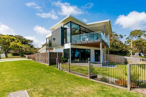 Sweeping Views Wifi Pet Friendly Outside Only