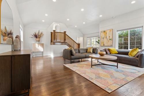 @ Marbella Lane - Burlingame Modern Corner 3br
