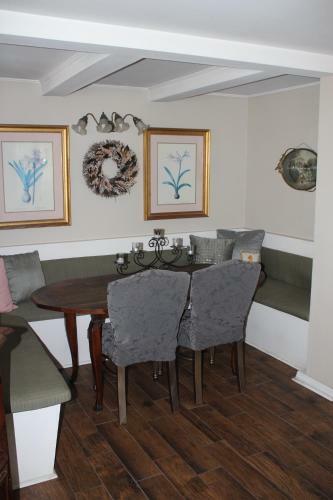 Hotel Pelican Cove Inn