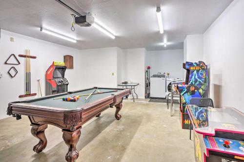 Crestline Cabin Game Room And Private Hot Tub!