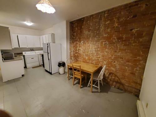 Montreal Downtown  Pet Friendly  Room A B C