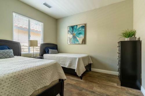 Beautiful Desert Home With Pool And Jacuzzi - Golf