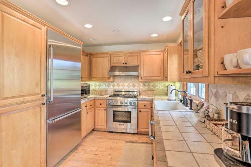 Spacious Lake Arrowhead Home With Putting Green