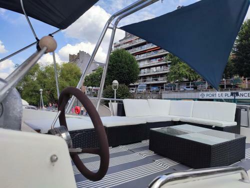 Bateau White Pearl , Capacit� 6 Couchages