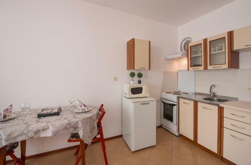 Chateau Del Mar Holiday Apartments