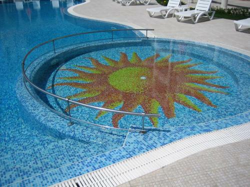 Chateau Del Mar Holiday Apartments
