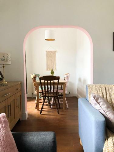 Light & Spacious Loch Lomond Apartment