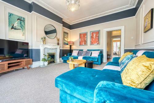 Lovely 2 Bedroom Apartment - Sleeps 9