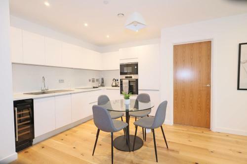 Modern And Bright 2 Bedroom Apartment Birmingham