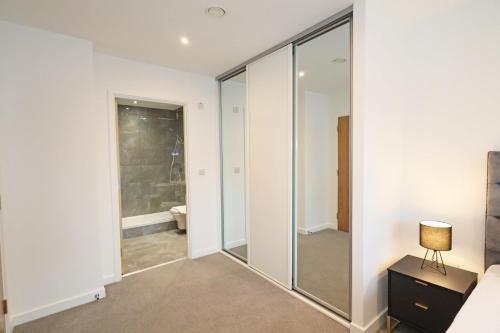 Modern And Bright 2 Bedroom Apartment Birmingham