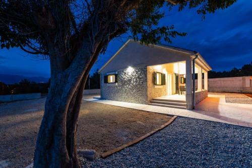 Holiday Home Zvone - Cozy And Comfortable