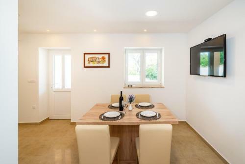 Holiday Home Zvone - Cozy And Comfortable