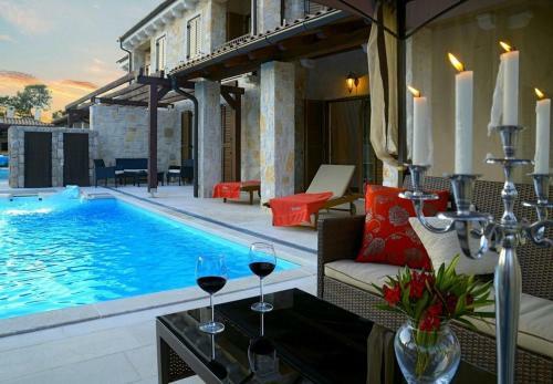 Holiday House Berna 2- With Pool