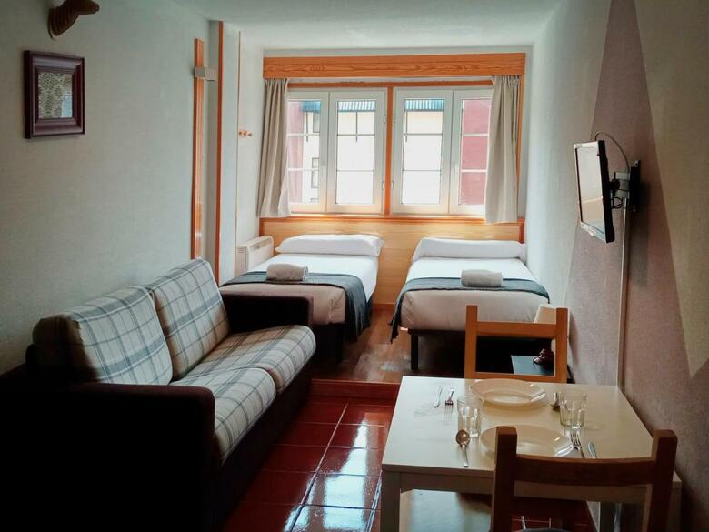 Apartamentos Las Tuyas 3000