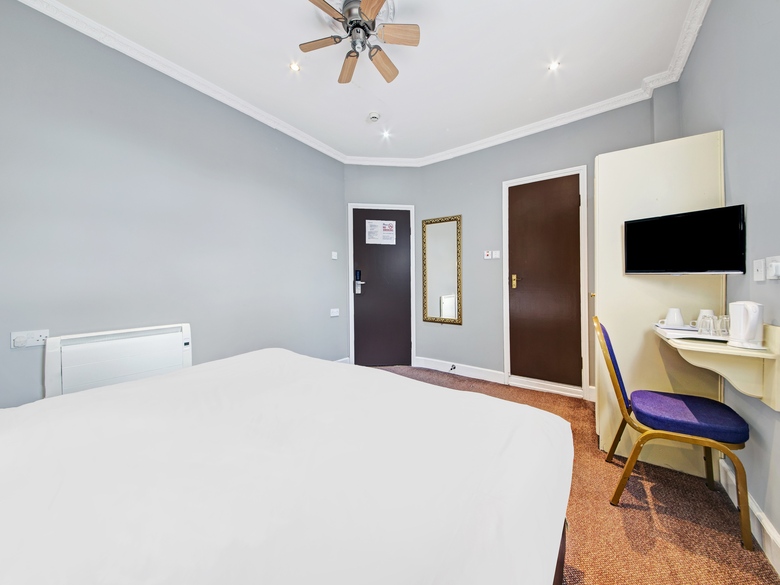 Boston Manor Hotel