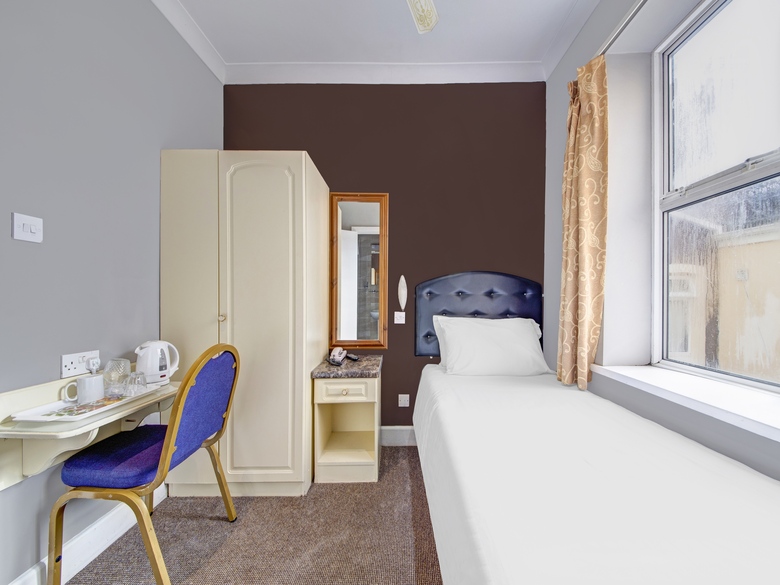 Boston Manor Hotel