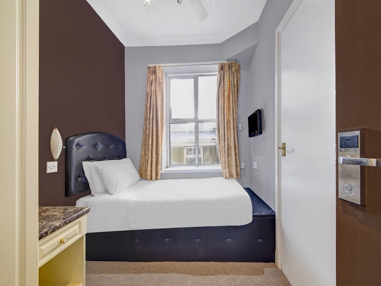 Boston Manor Hotel