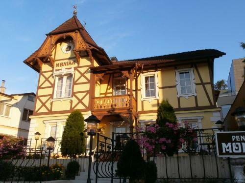 Hostal Penzion Monika