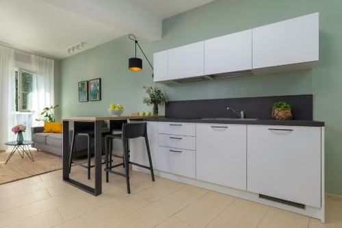 City Center Studio Apartment Nina