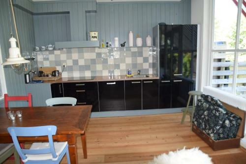Bed & Breakfast Huisje Onder De Linden