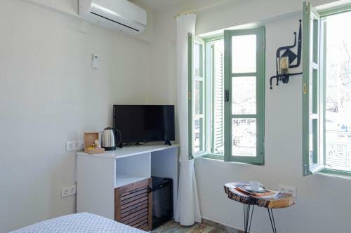 Hostal Rain Rooms And Food