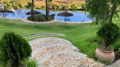 Beautiful Charming Apartment, Mountains View, Pool, Quiet