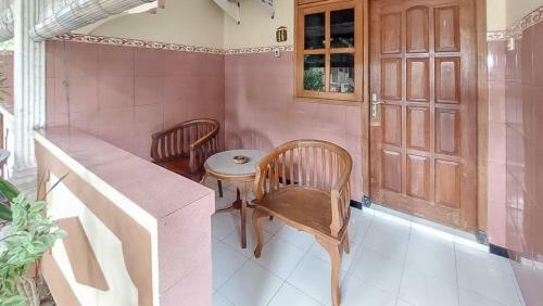 Hotel Shinta 1 Near Stasiun Kertosono