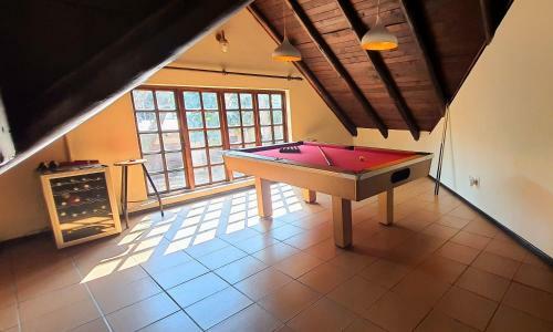 Room In A Private Bird Sanctuary