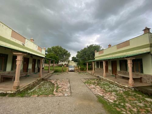Villa Beautiful 4br Farmhouse With Pool And Jacuzzi In Jaipur
