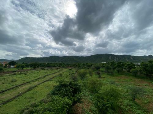 Villa Beautiful 4br Farmhouse With Pool And Jacuzzi In Jaipur