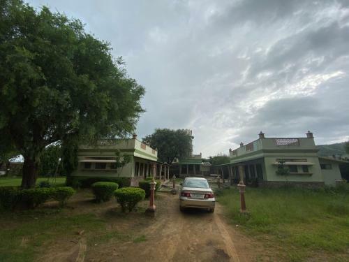 Villa Beautiful 4br Farmhouse With Pool And Jacuzzi In Jaipur