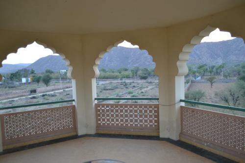 Villa Beautiful 4br Farmhouse With Pool And Jacuzzi In Jaipur