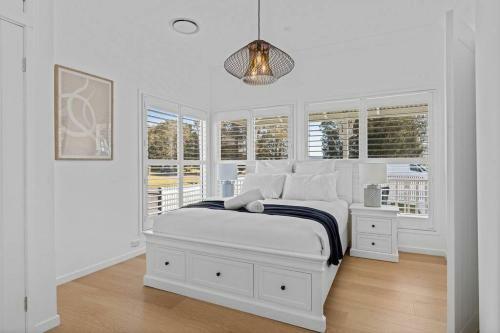 Lakeside Serenity / Long Jetty