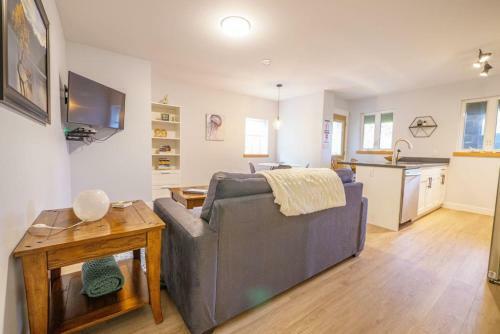 Storm Bay Modern 1 Bed Suite And Chefs Kitchen