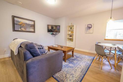 Storm Bay Modern 1 Bed Suite And Chefs Kitchen