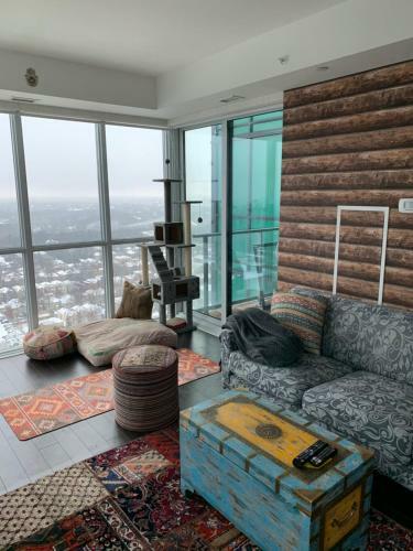 Cozy Boho Apartment North York Skyscraper