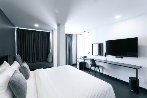 Crew Hotel
