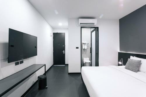 Crew Hotel