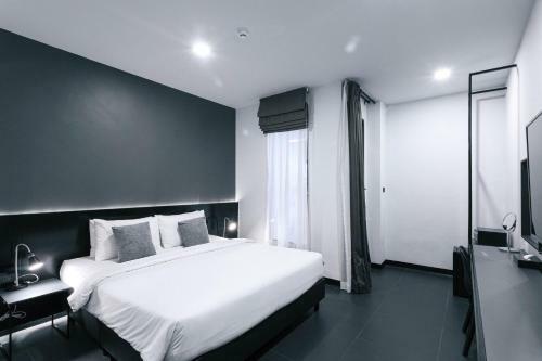 Crew Hotel