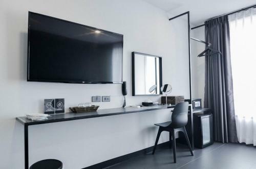 Crew Hotel