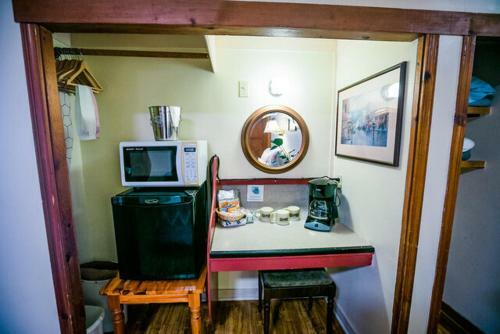 Motel Outside Inn