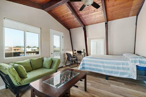 Ocean & Dunes Views~fun Deck~steps To Sandy Beach
