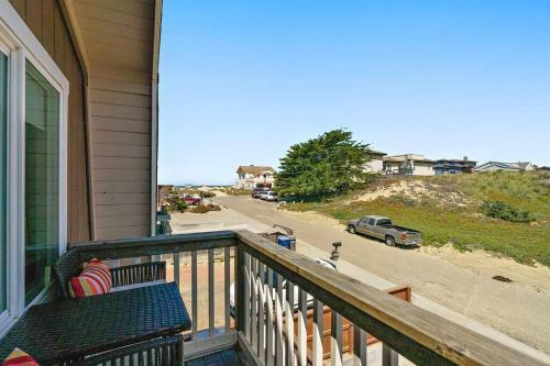 Ocean & Dunes Views~fun Deck~steps To Sandy Beach