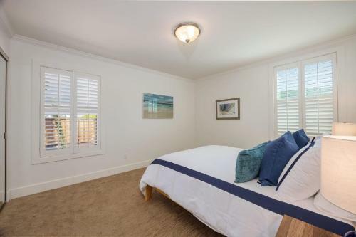 Quiet Coastal Get Away Home - Just Blocks From Ocean Beach And Restaurants